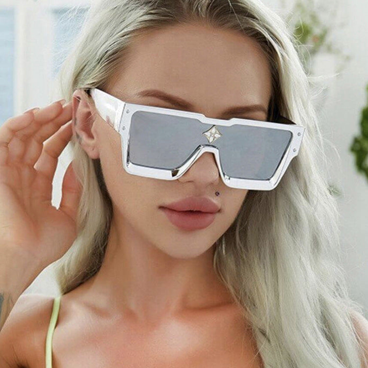 Chic Oversized Shades | Latest Fashion Frames