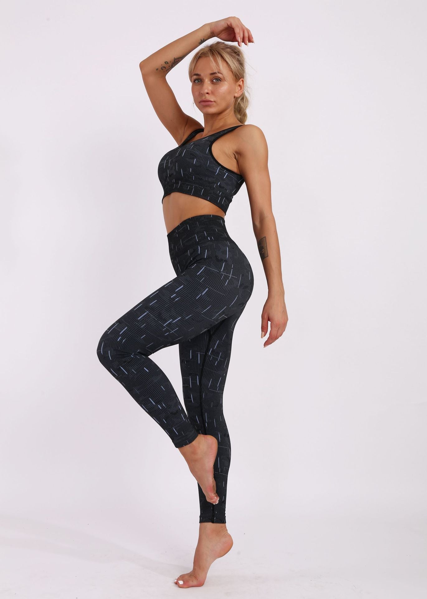 Yoga short sleeve tank top and pants suit