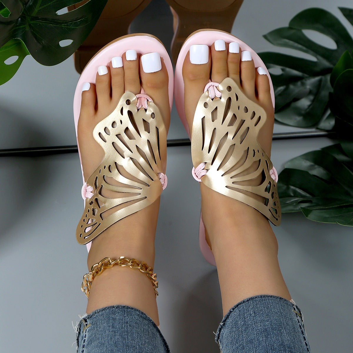 Fluttering Butterfly Flip-Flops: Stylish Summer Sandals for Women